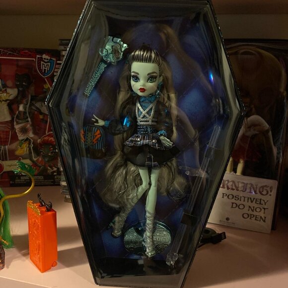 Monster High Haunt Couture Frankie Stein BNIB - Picture 1 of 3
